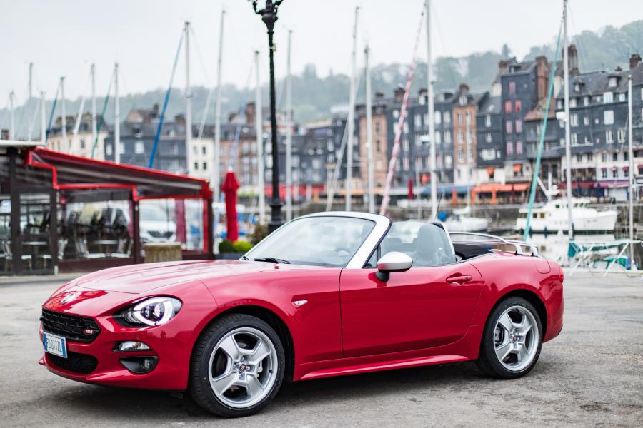  Fiat 124 Spider Europa 2017 года  (фото 6 из 19)